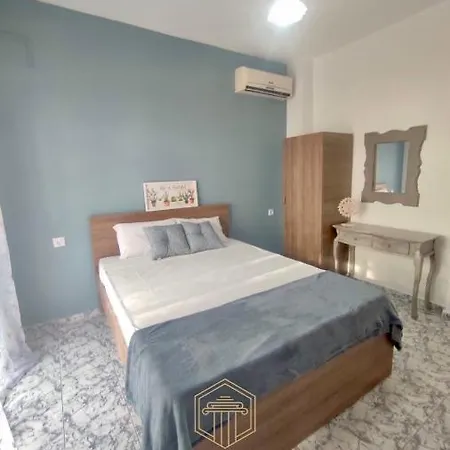 Olympus Apartment *